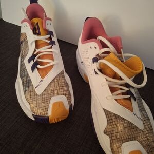 Nike Men's Multicolor Athletic Shoes — White, Yellow, Pink, Purple